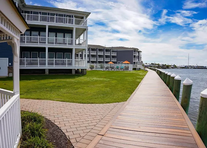 Spa Hotel: Comfort Suites Chincoteague Island Bayfront Resort