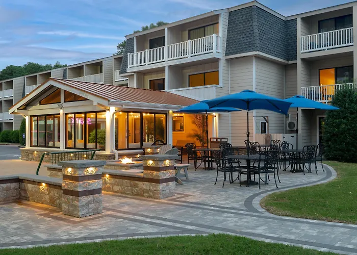 Spark By Hilton Island